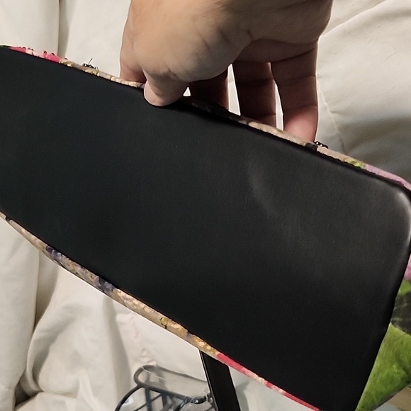 Bueno Shoulder Bag. (39) - Picture 13 of 13